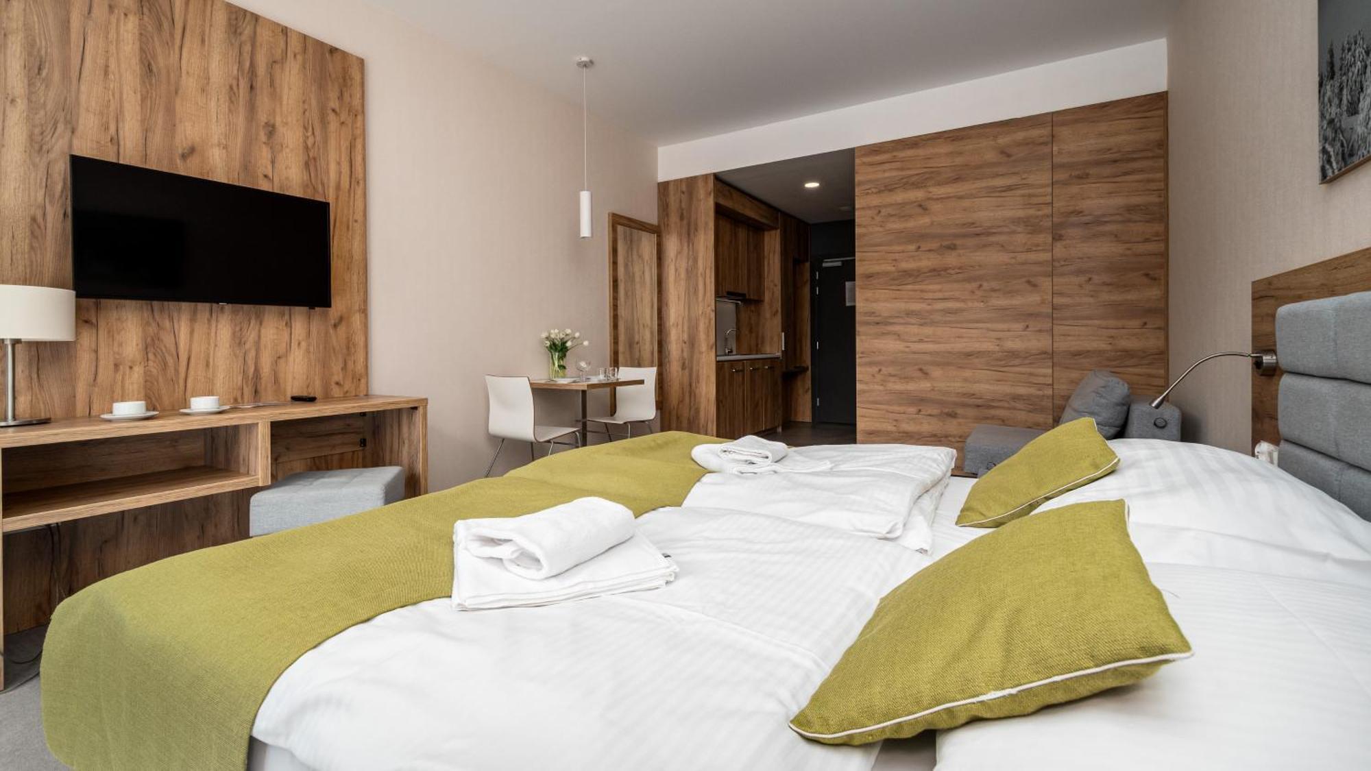 Panorama - Czarna Gora Resort By Sun & Snow Z Basenem I Sniadaniem Sienna  Luaran gambar